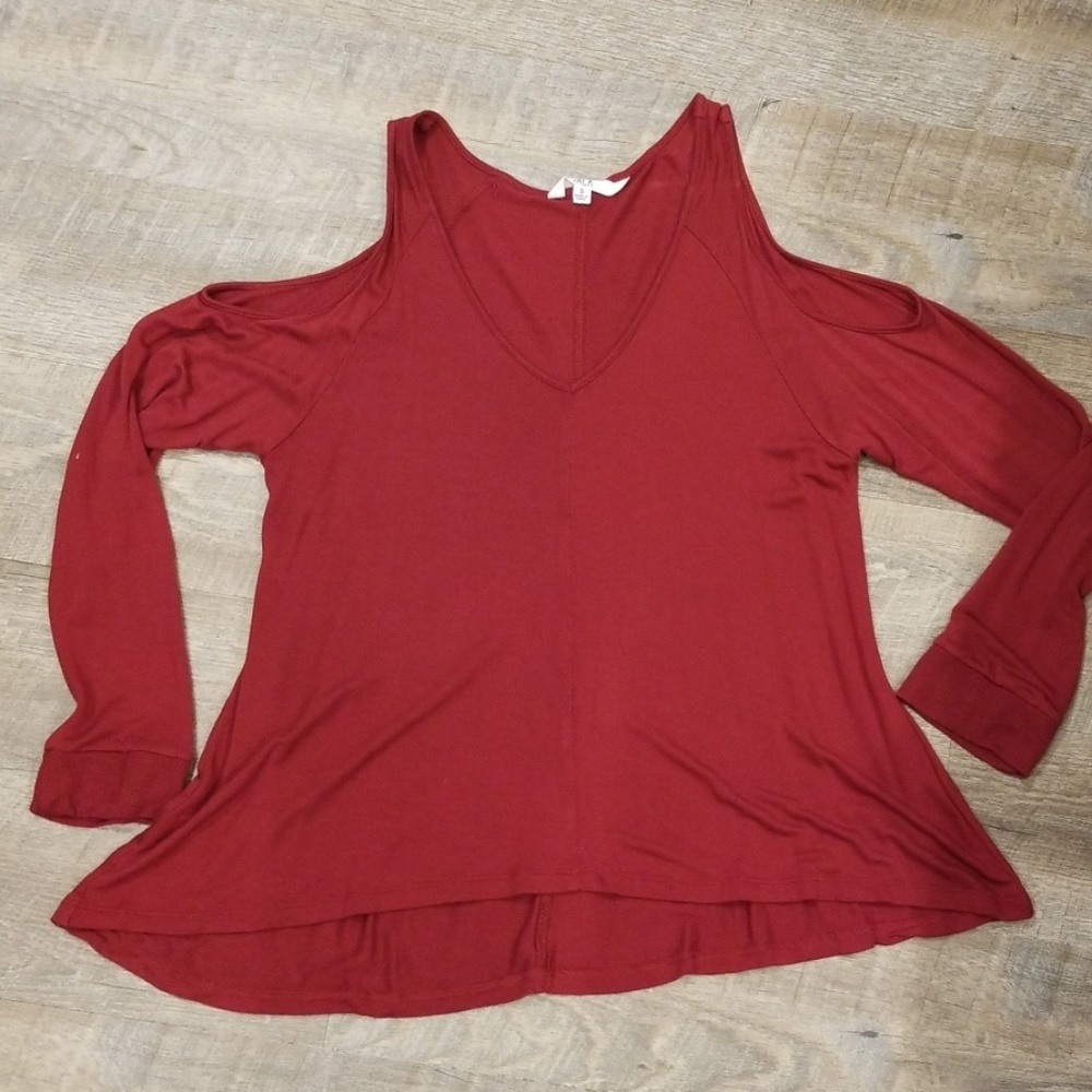 Cold shoulder 3/4 sleeve shirt